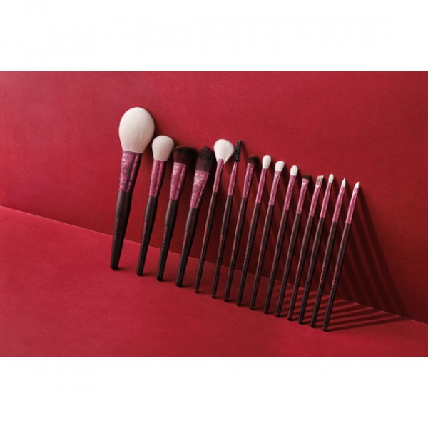 Classic Red - Flying Apsaras Splendid Series - 15pcs Classic Makeup Brush Kit - By Eigshow Beauty